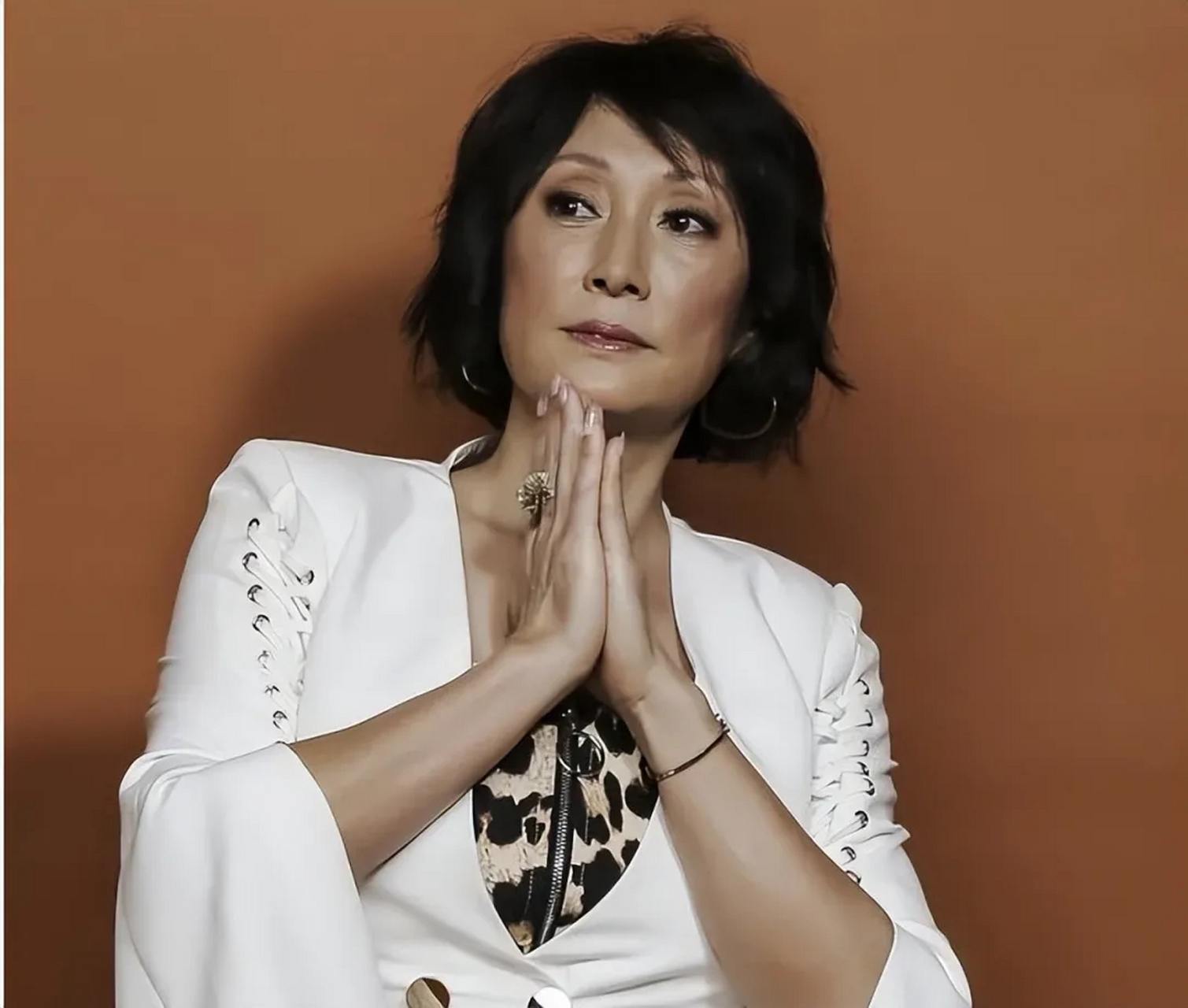 她是80年代的"挂历女神",退出内娱30年,没想到一回