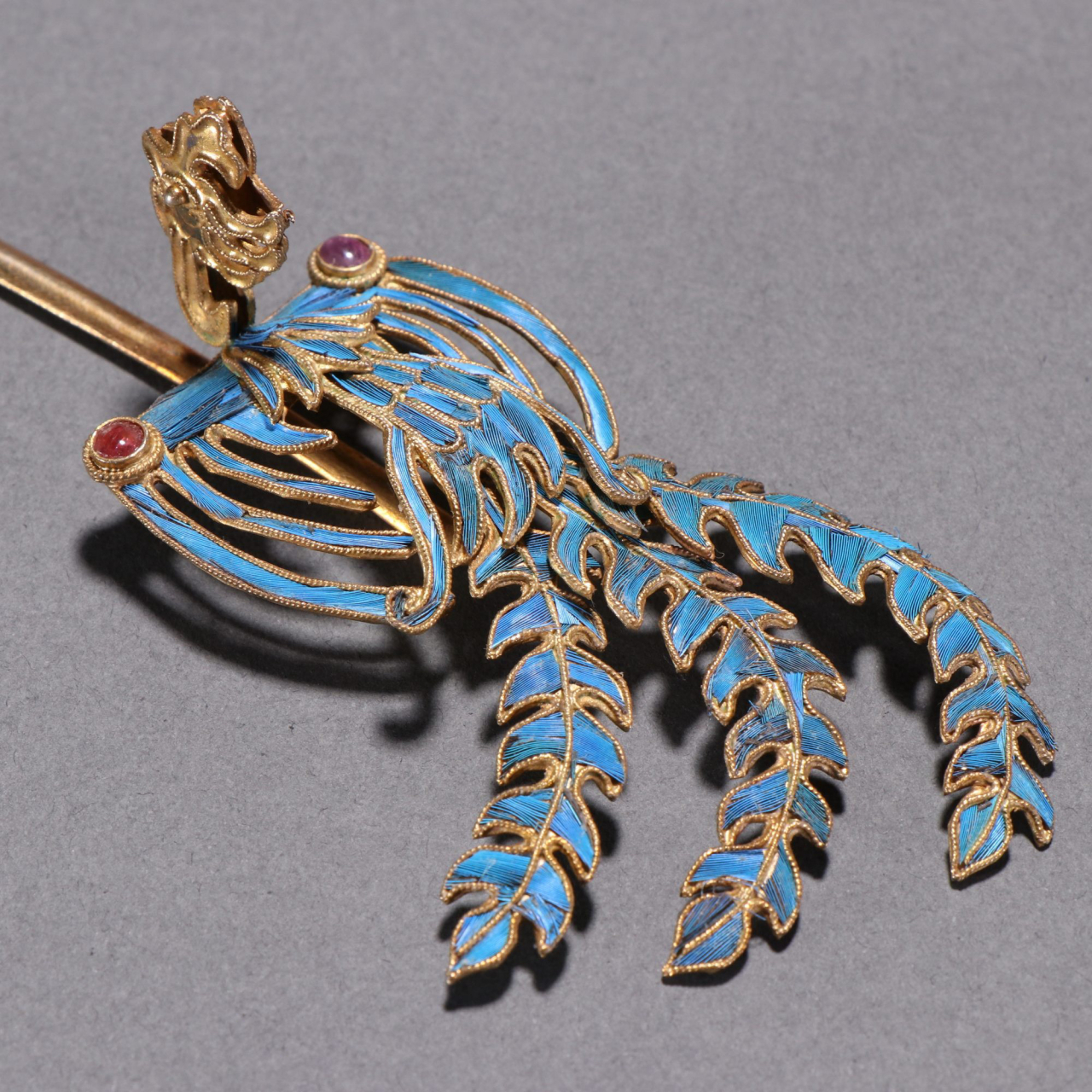 清代 银鎏金点翠凤纹发簪一对. 规格:长12.7㎝宽5㎝总重35g