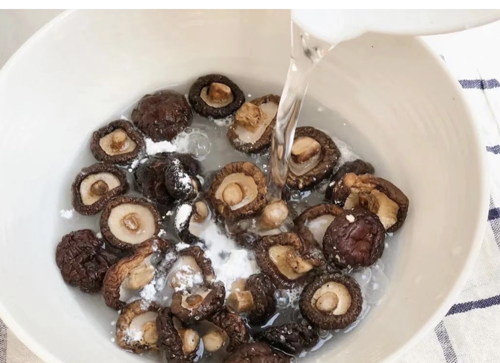 「武陵山珍」教你正确3分钟泡发干香菇,营养不流失