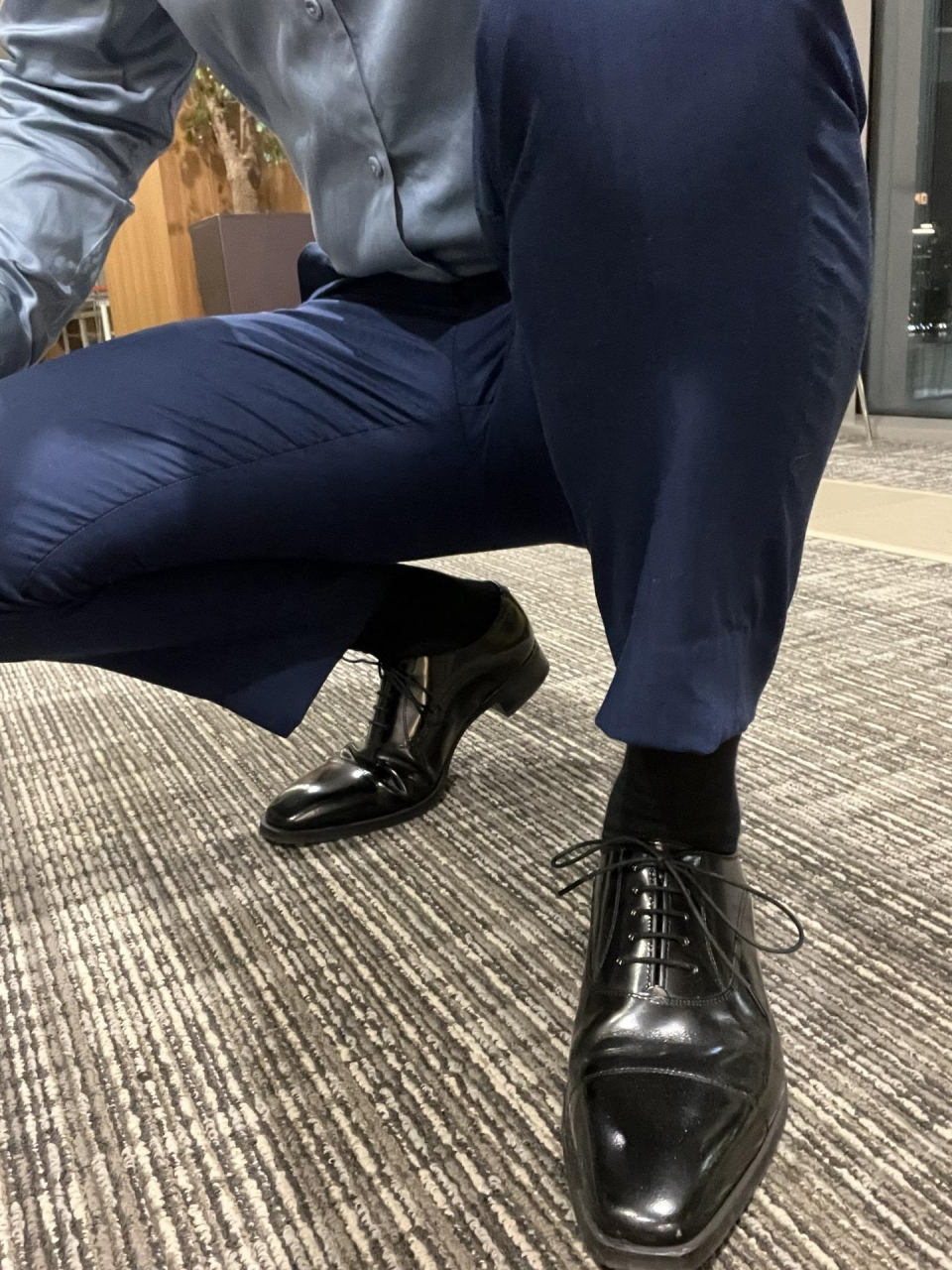 来个蹲腿杀#男士皮鞋丝袜正装
