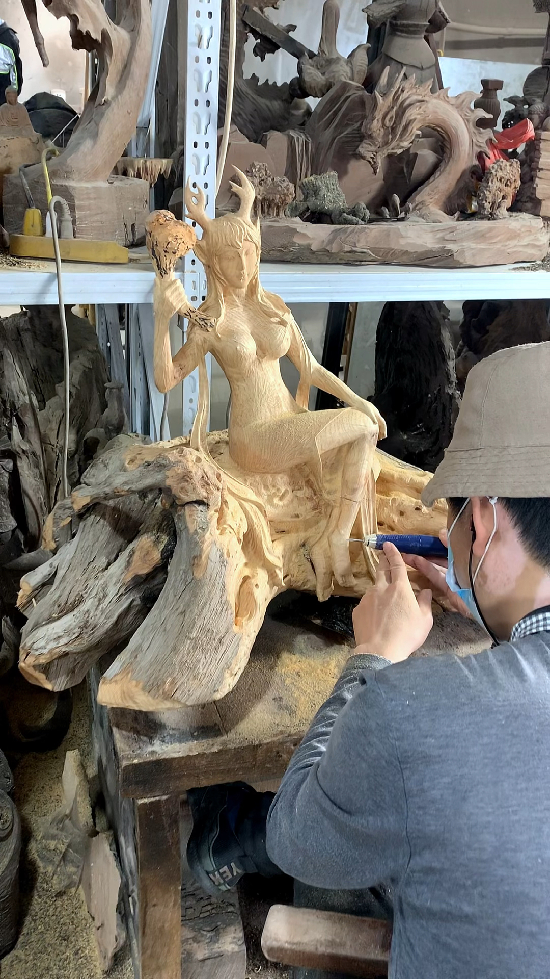 木雕海螺姑娘工艺品家居办公雕刻摆件