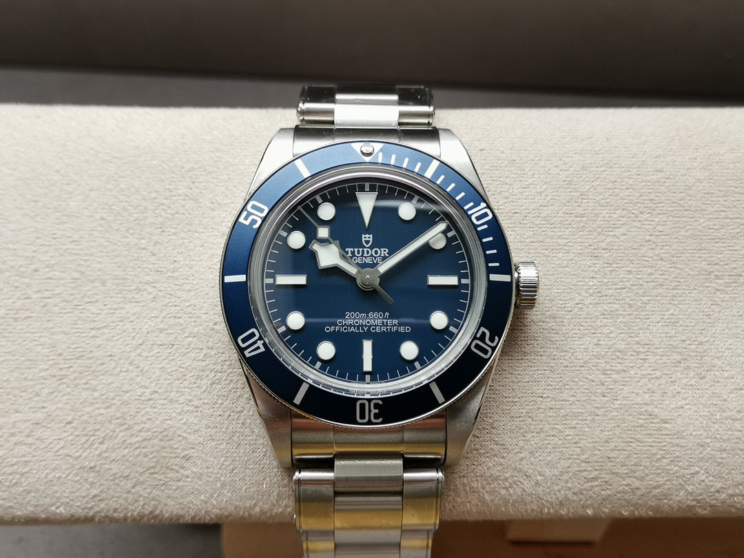 帝舵1958碧湾系列79030b-0001蓝面