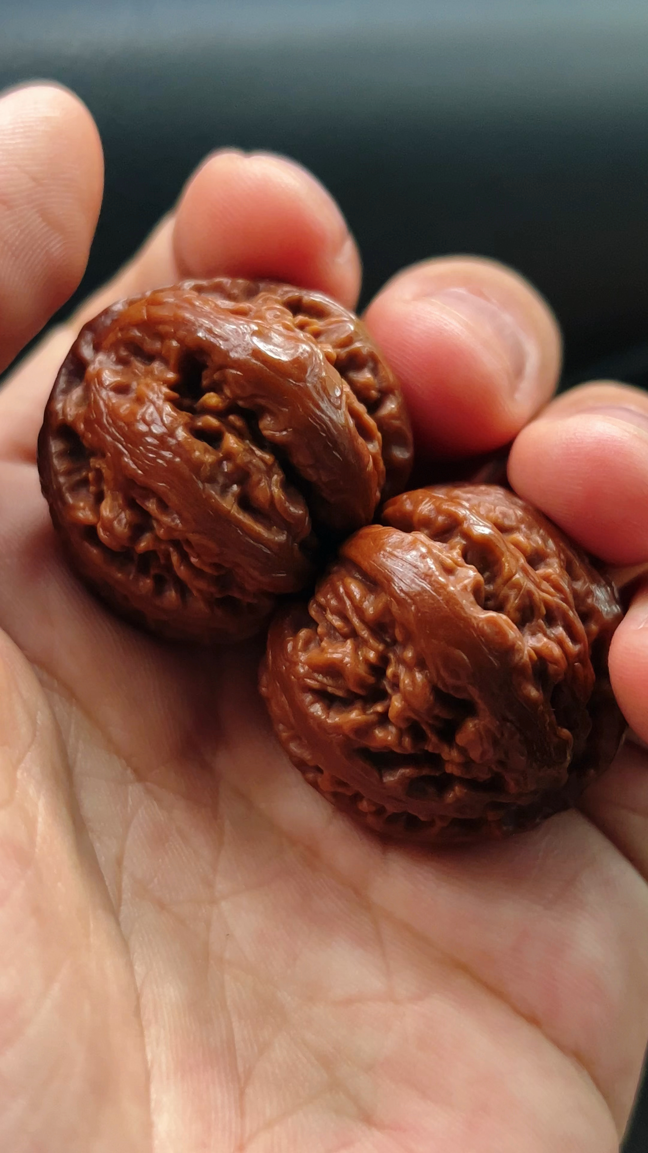 纯手盘玩包浆,京八棱小核桃这才叫骨质!-度小视