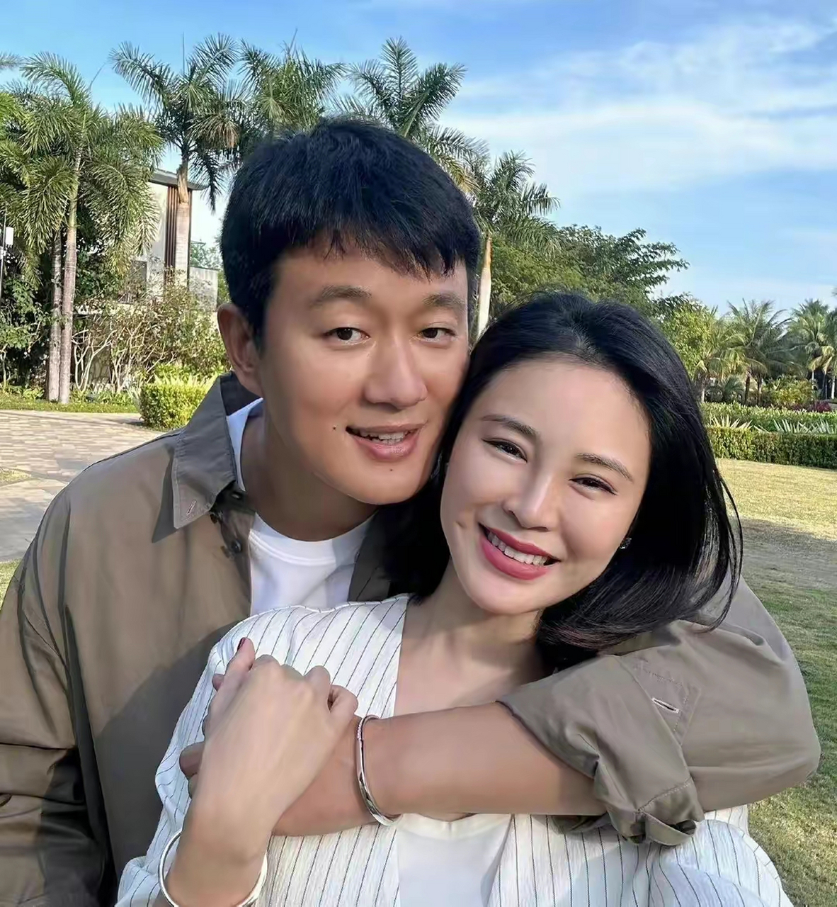 佟大为常年吃水煮菜显老态,被关悦管太严引争议,连吃肉都不敢想  6月