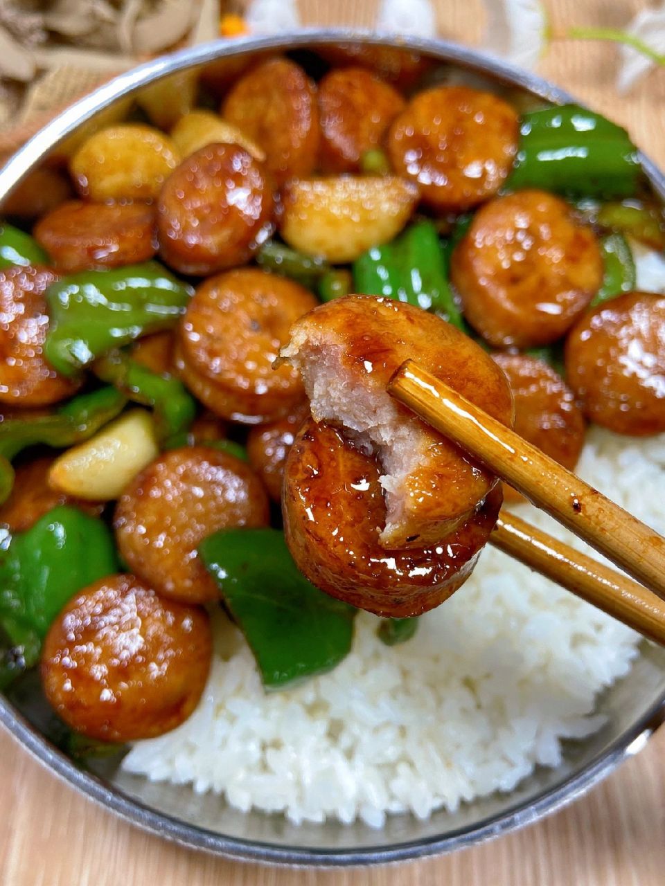 青椒蒜炒烤肠!