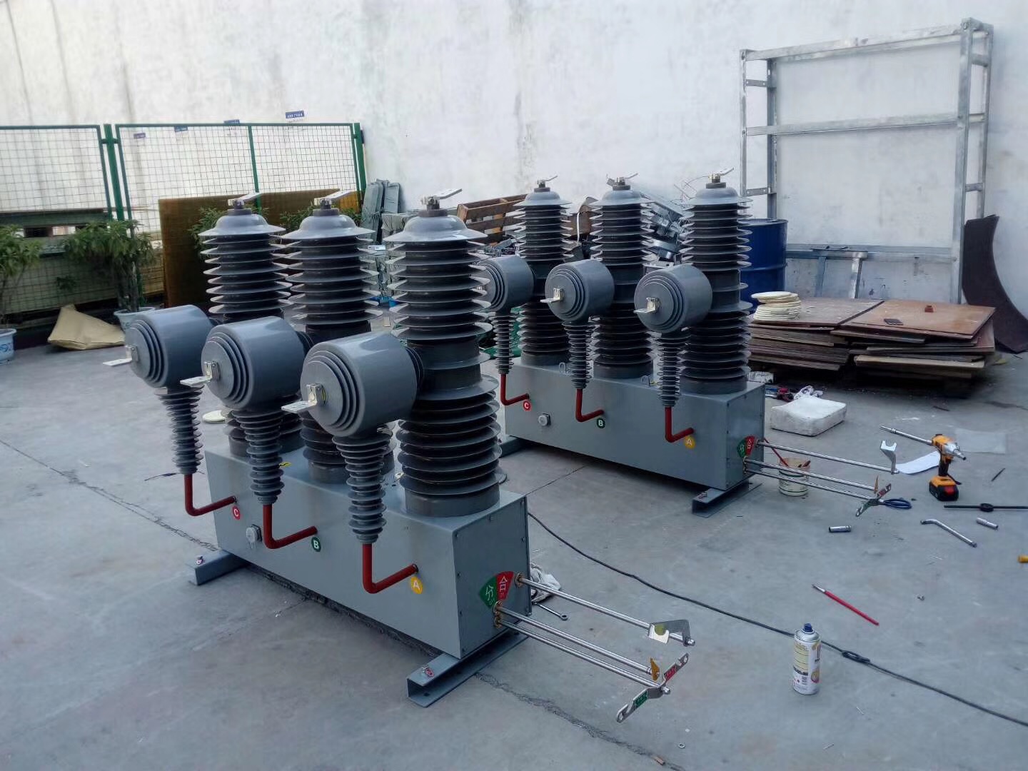 四川阿坝州,甘孜州35kv柱上真空断路器zw32-40.