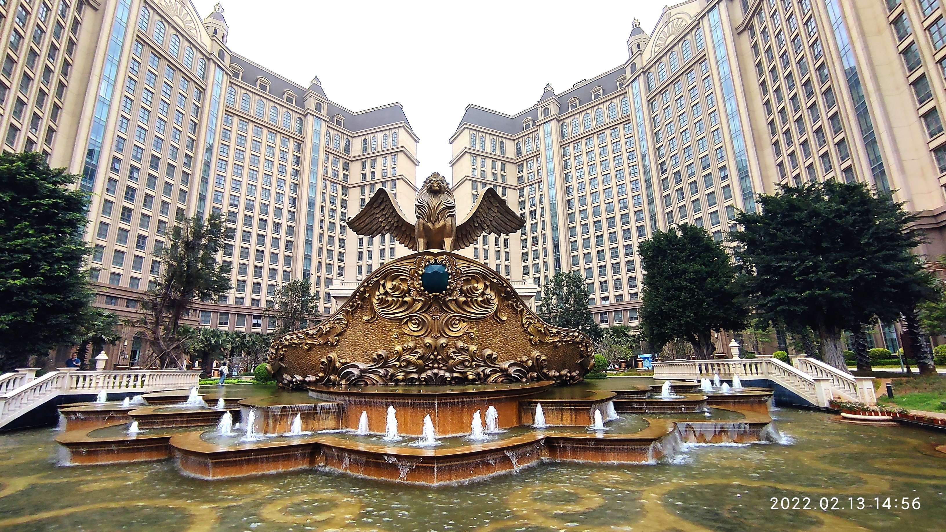 可容纳万名游客同时入住的欧堡酒店