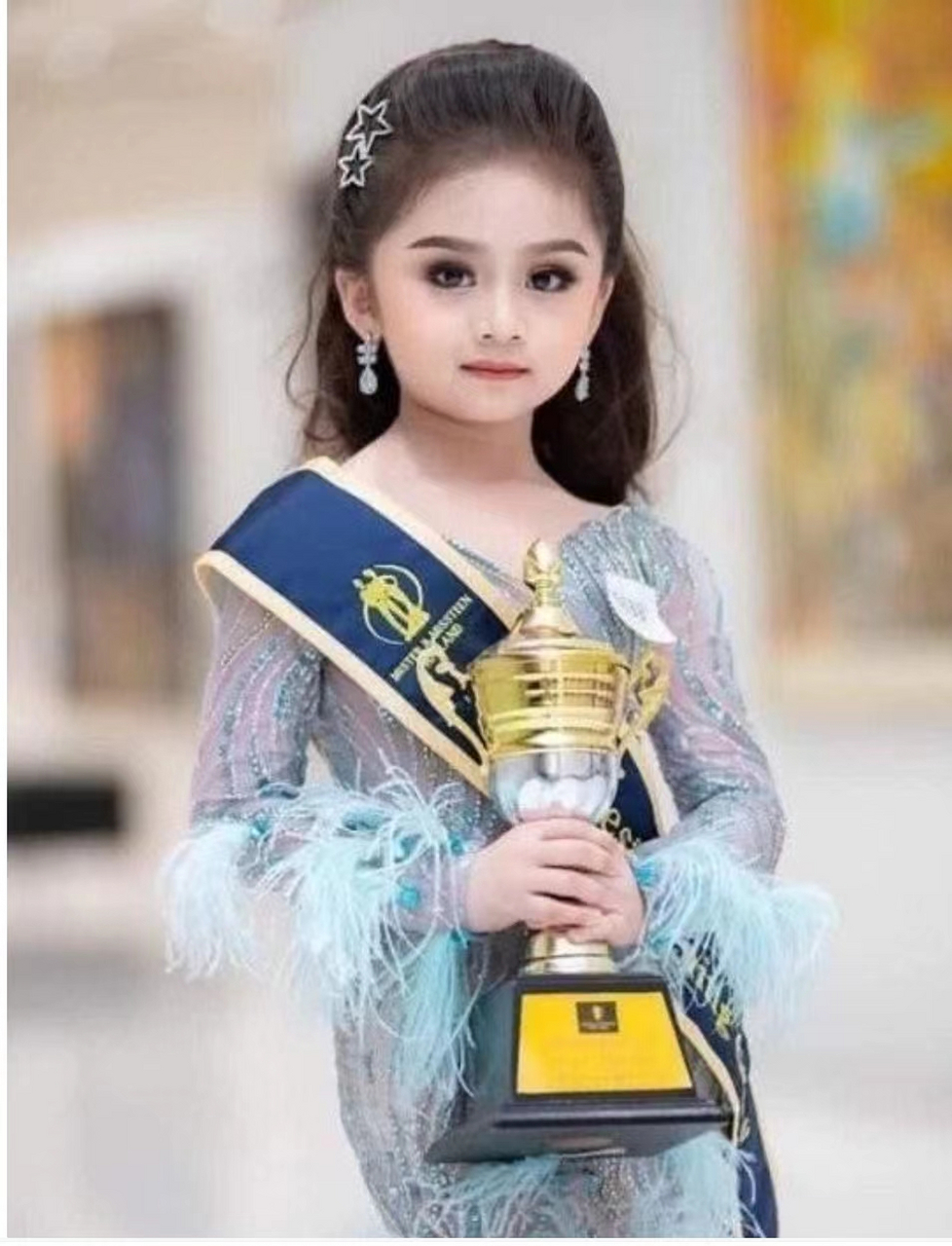 7岁的泰国选美冠军