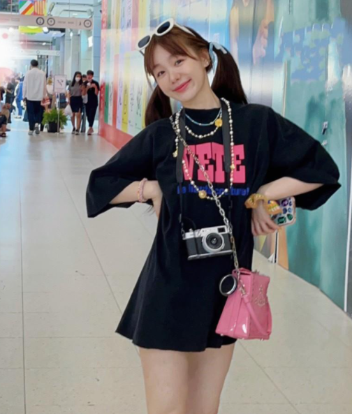 长的"老少兼容"的四位女星,初看少女感满满,偶尔又像个小老太