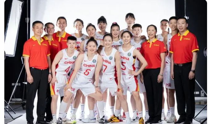 揭秘中国女篮工资表!韩旭年薪超周琦,李梦月入25万,杨力维领跑