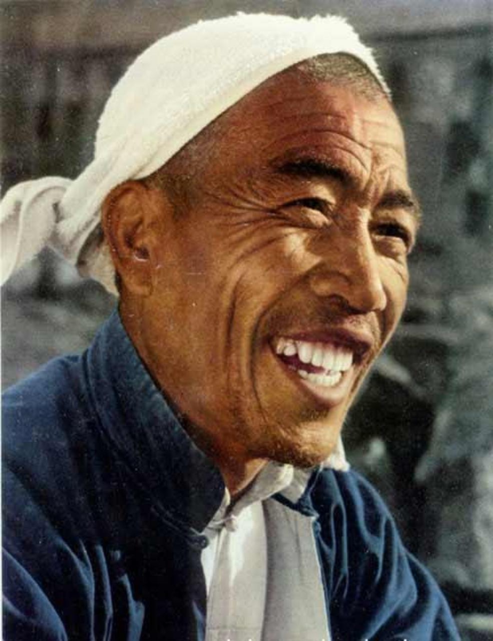 1963年,在经受过特大洪水,风灾,冰雹以及霜冻等自然灾害后,大寨人民在