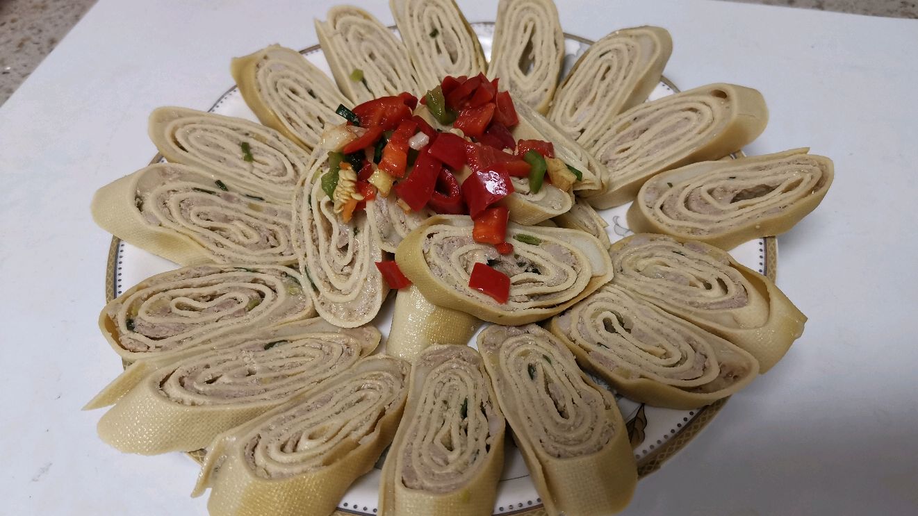 百叶卷肉你吃过吗?大豆和肉的香融合一起,这美味超越山珍海味