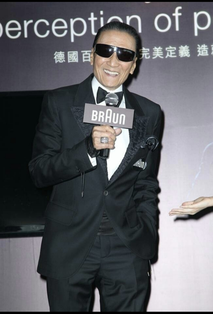 谢霆锋越来越有谢贤那味了!
