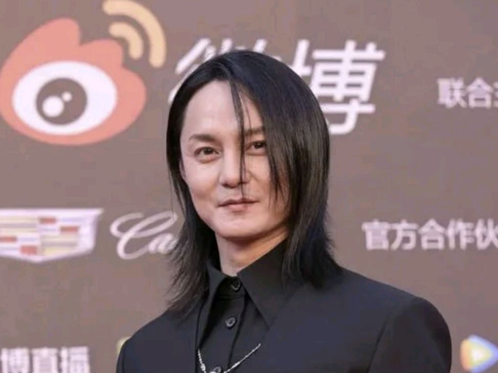 34岁的尹正该如何抵抗"姨化"?