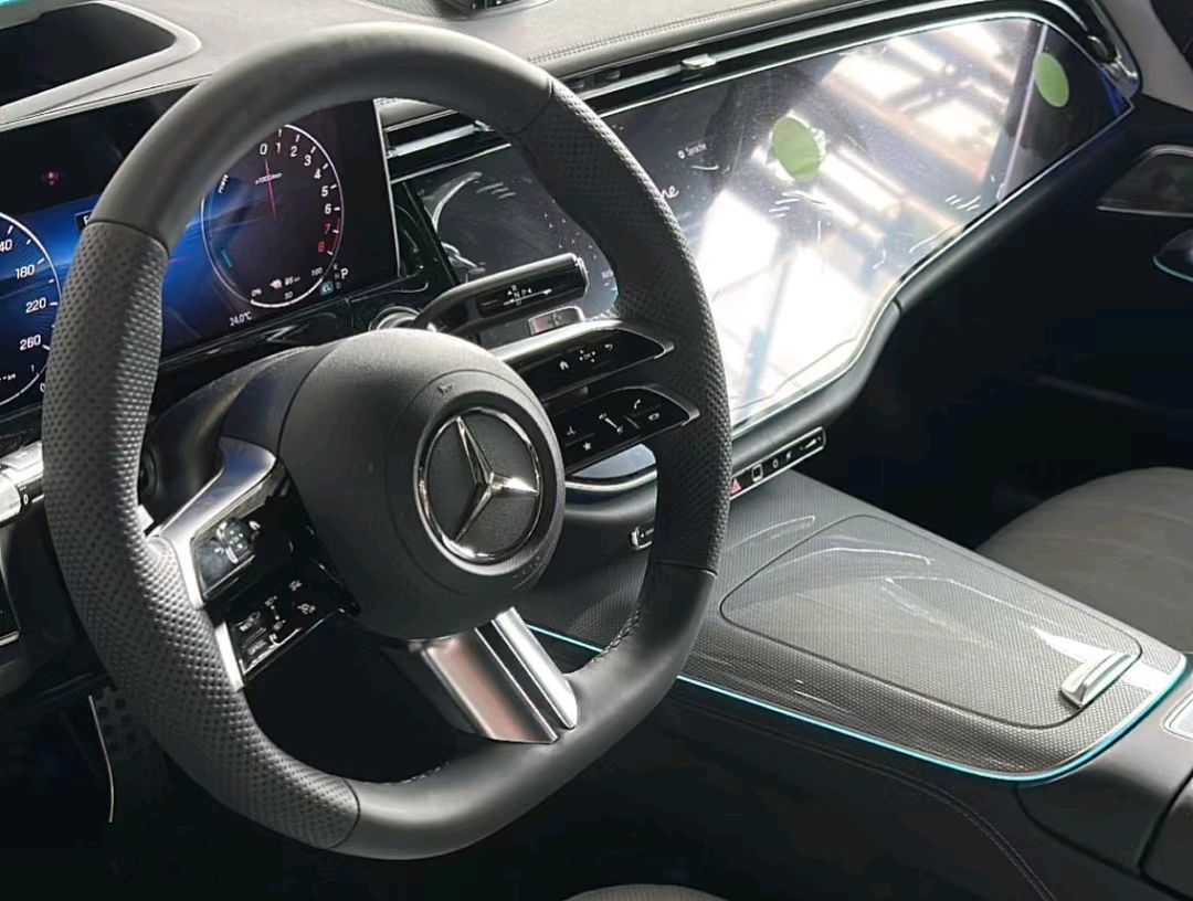 2024款奔驰e260亮相国内,气场强大,精致气息扑面而来,真帅气