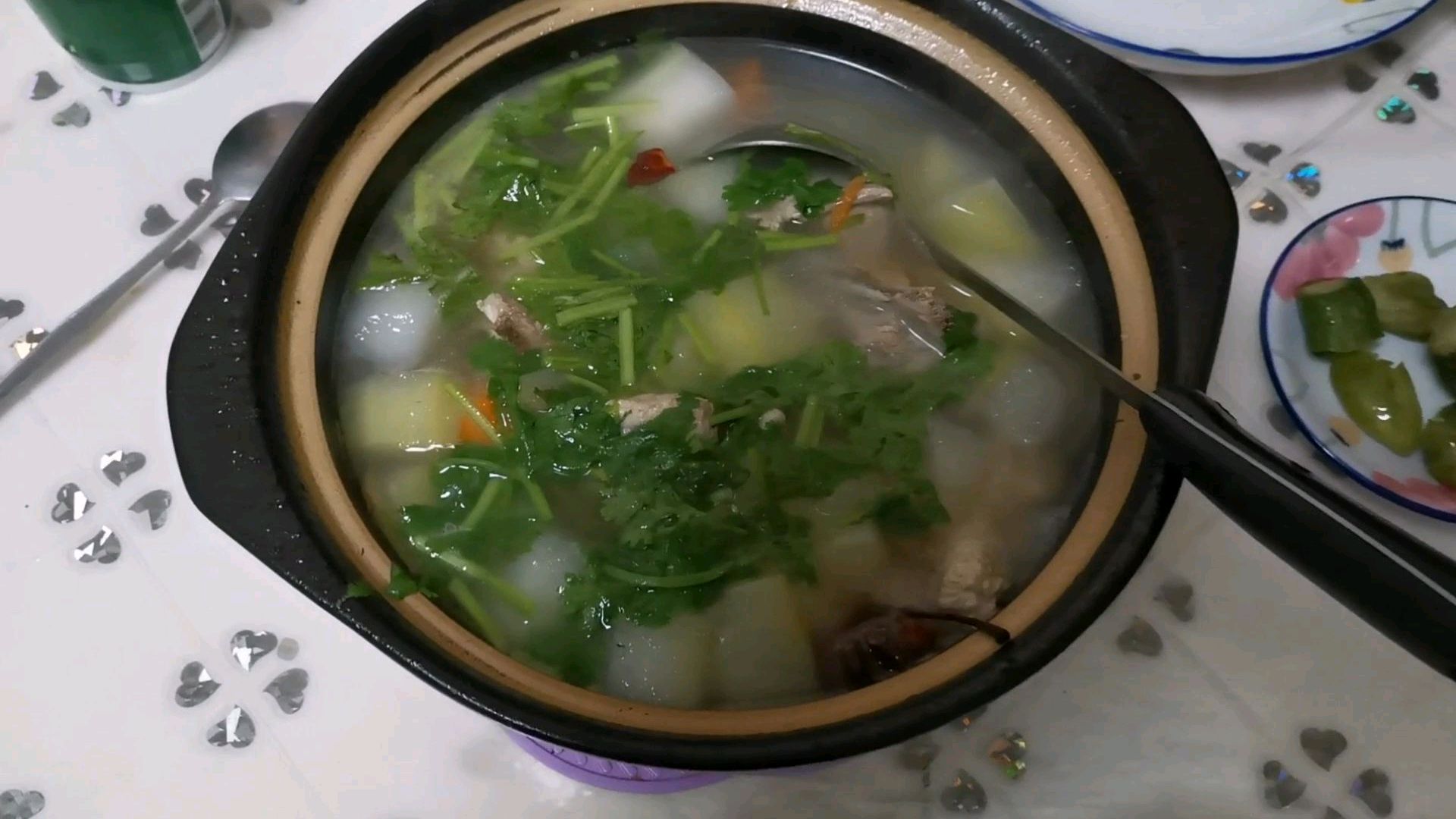 家庭秘制—脊骨冬瓜汤!再加点胡萝卜丁,营养味又鲜!