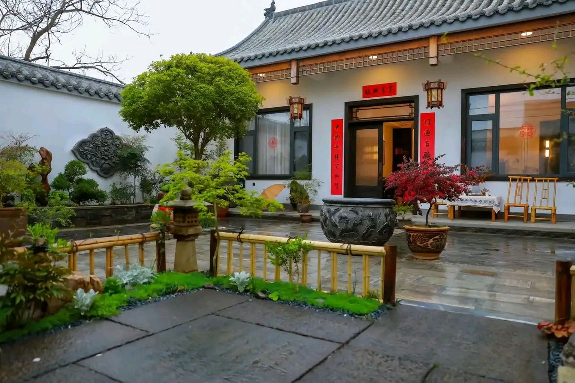 在农村修的老房子有个小院,每次回去烦恼都会被治愈.