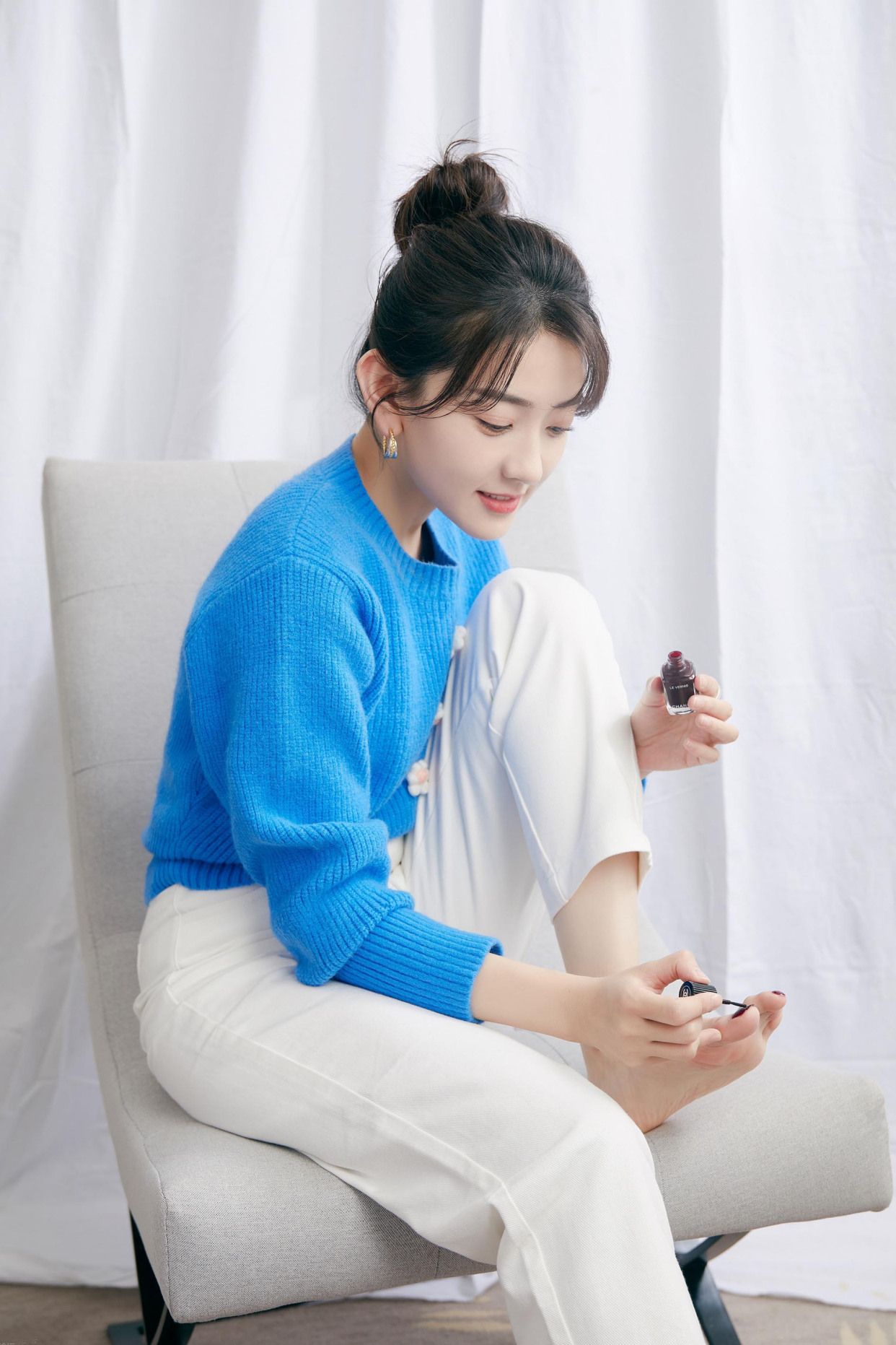 精美图集|梁洁甜美可爱,清纯可人