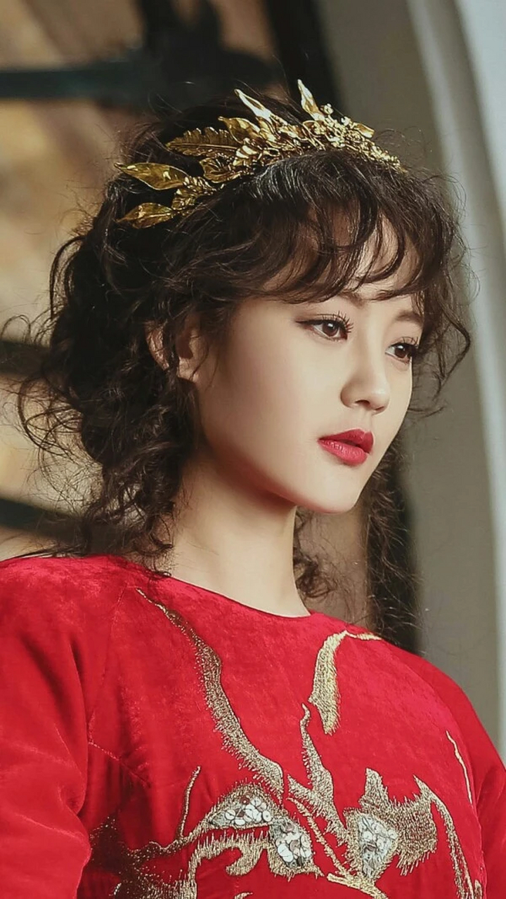 李一桐半妖倾城里的造型真的封神,我当时第一次认识她就是半妖倾城