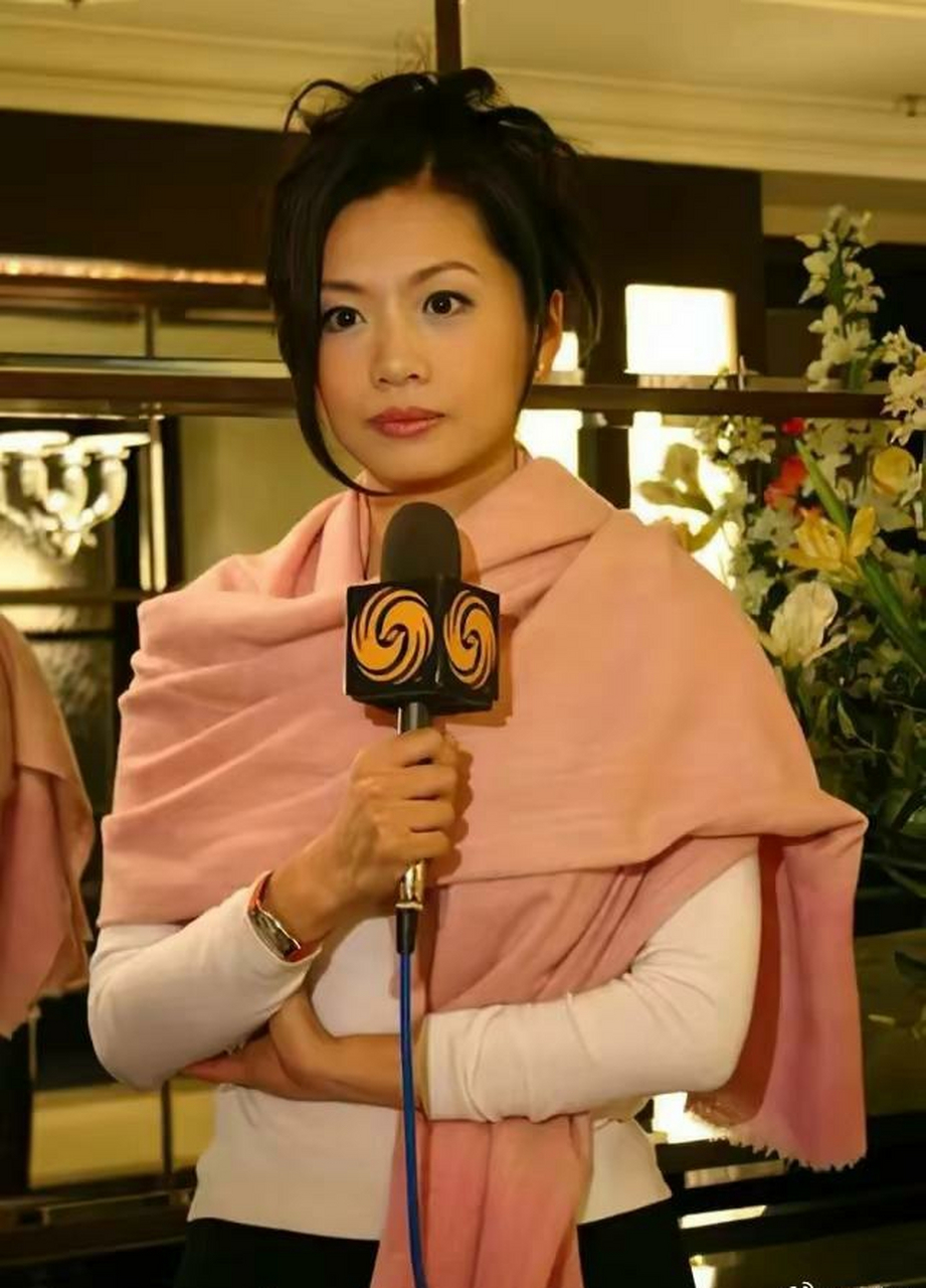 刚刚才知道,瑞幸老板娘是凤凰卫视著名女主持人曾子墨.