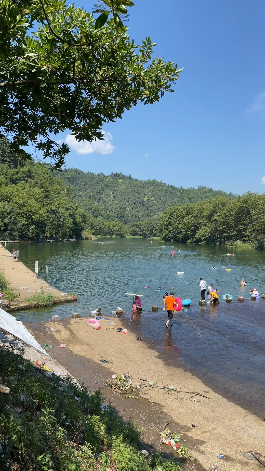 溫州瑞安湖嶺天然游泳館風景如畫綠水青山