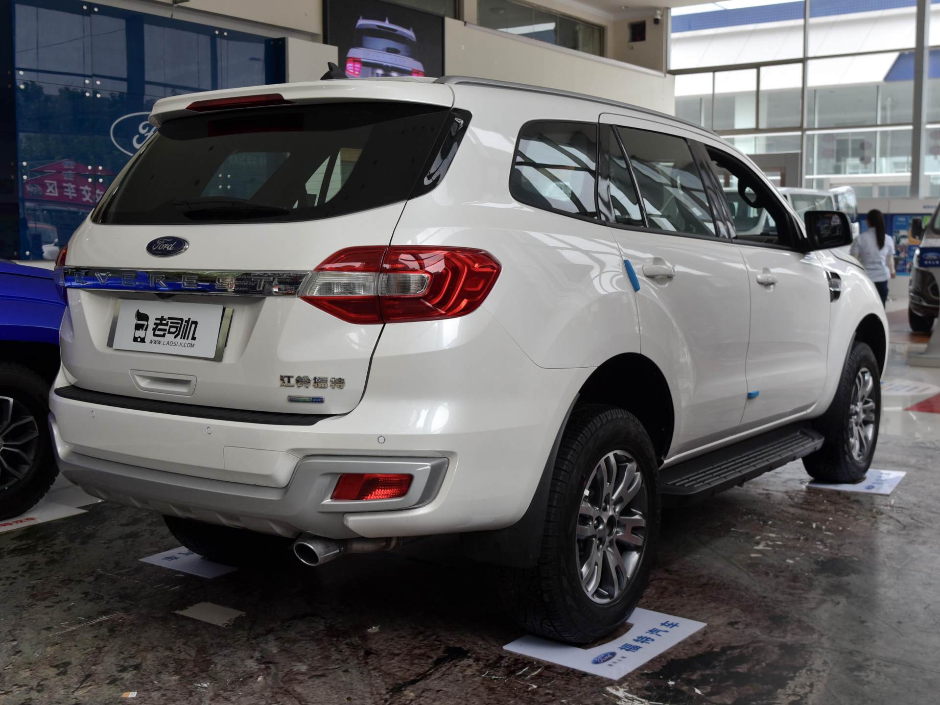 硬派越野大7座,来看福特撼路者