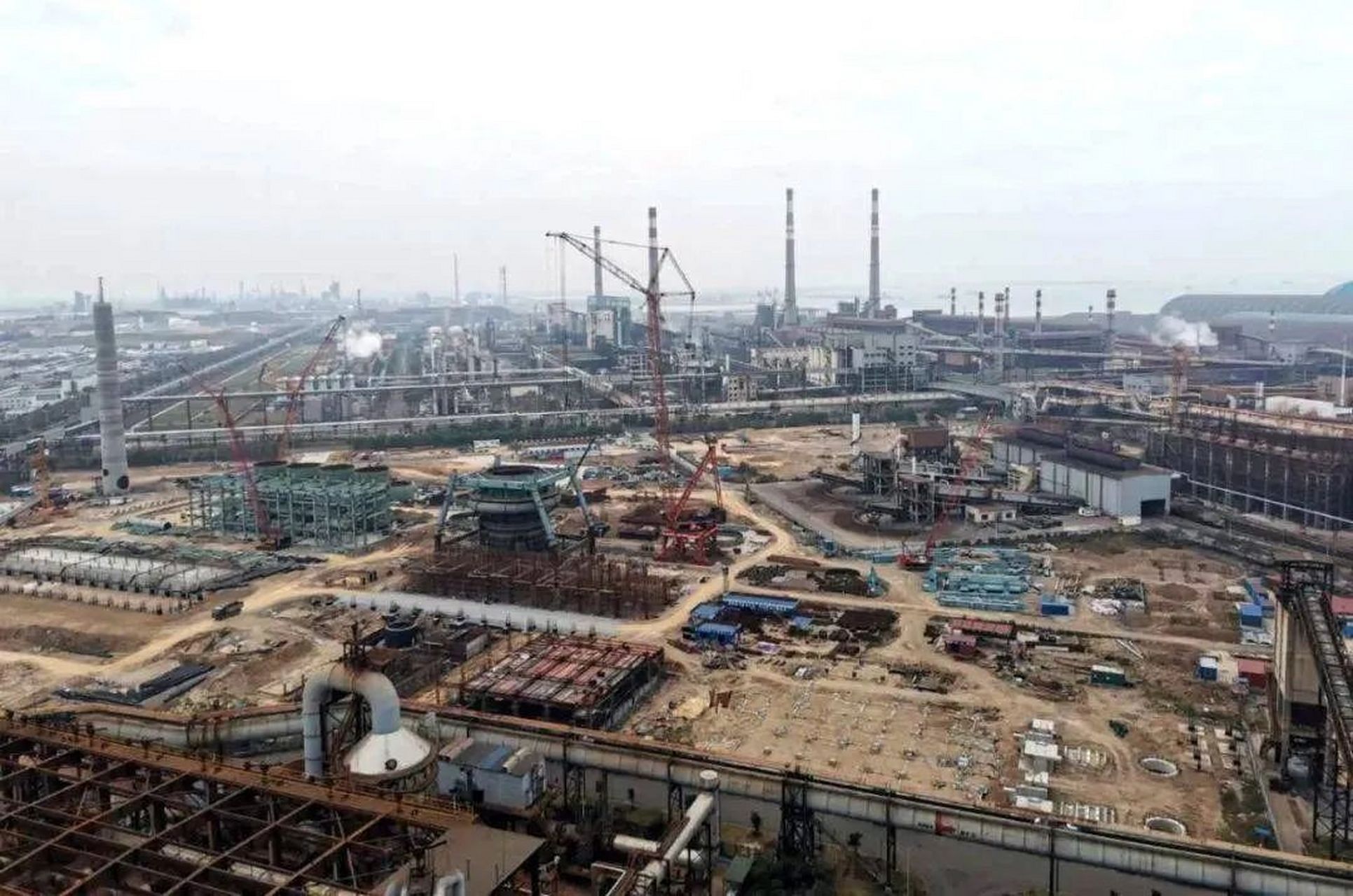 同样的弘芯"姿势",跑出"漫天芯"  #商业财经#  武汉弘芯原控股人曹山