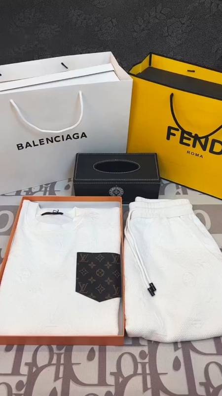 日常分享搭配#芬迪男士运动套装-度小视