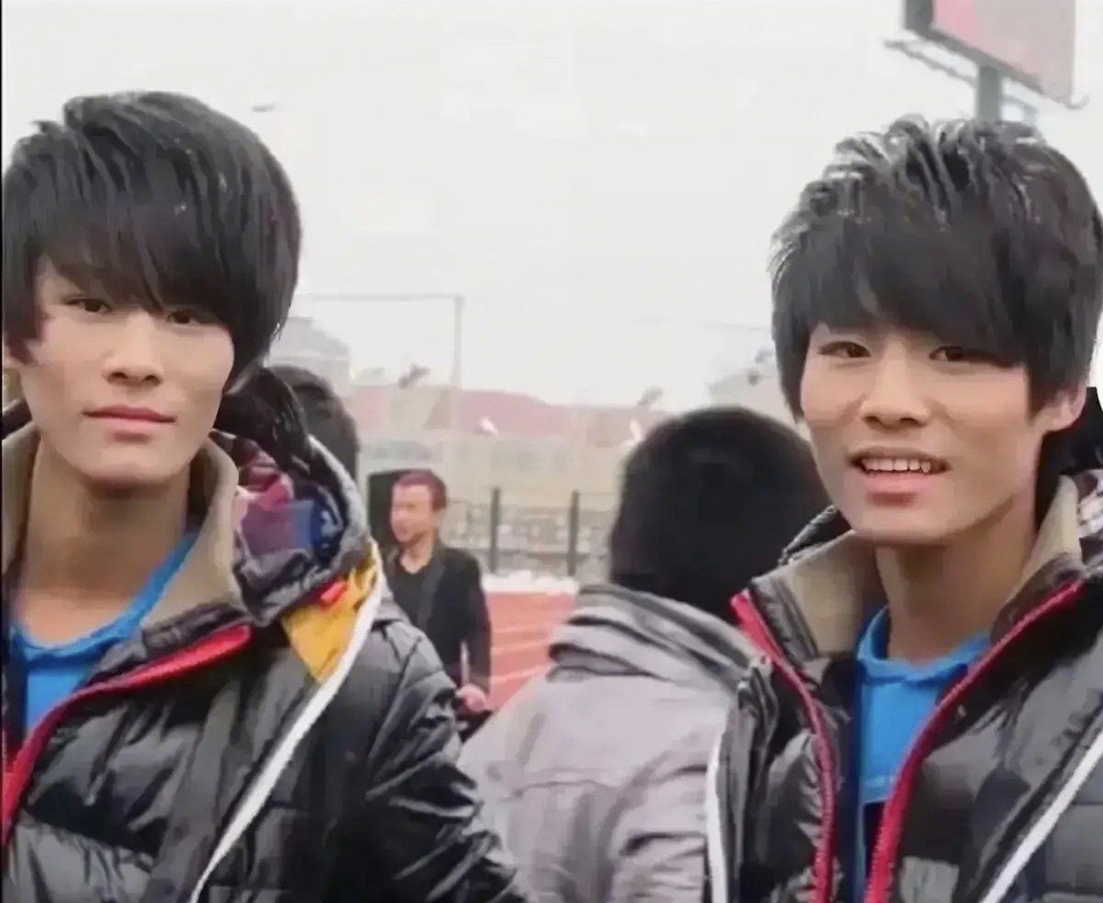 大杨哥和小杨哥在没火之前的照片对比真的是太杀马特了