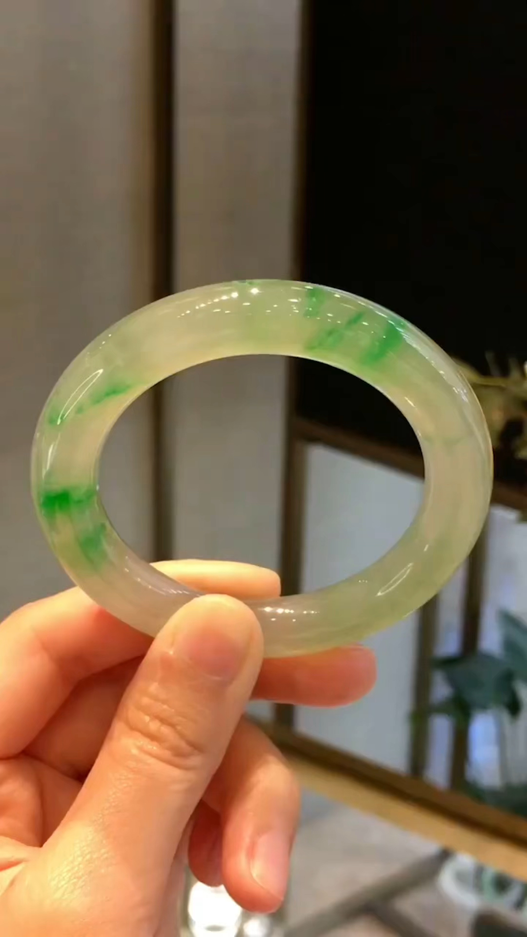 收藏级别的高冰飘绿花手镯分享!