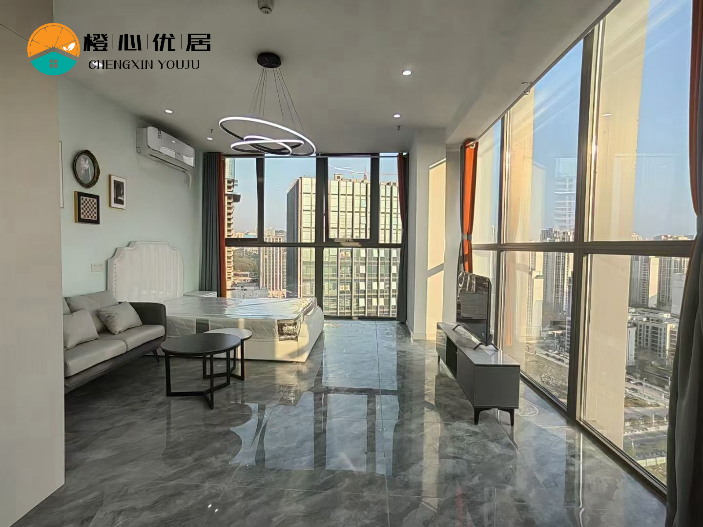 橙心优居中央公园新放一居室