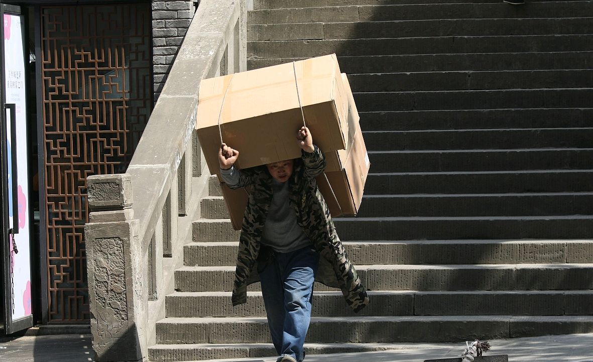 北京一例新冠患者,为了寻找儿子,在北京以打零工为生