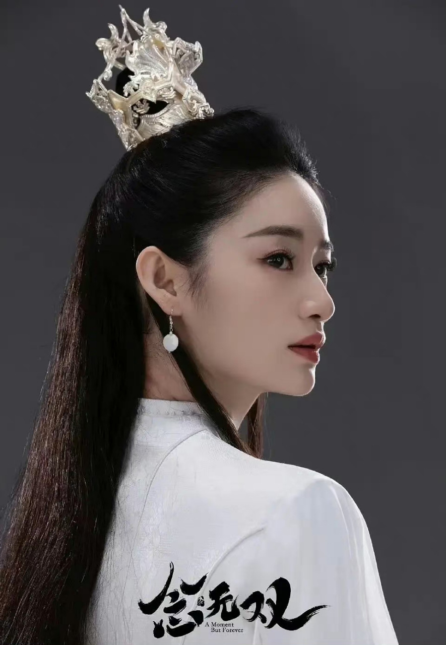 郭晓婷和唐嫣合作古装剧《念无双》,她在剧中饰演女二号,有人说,她的