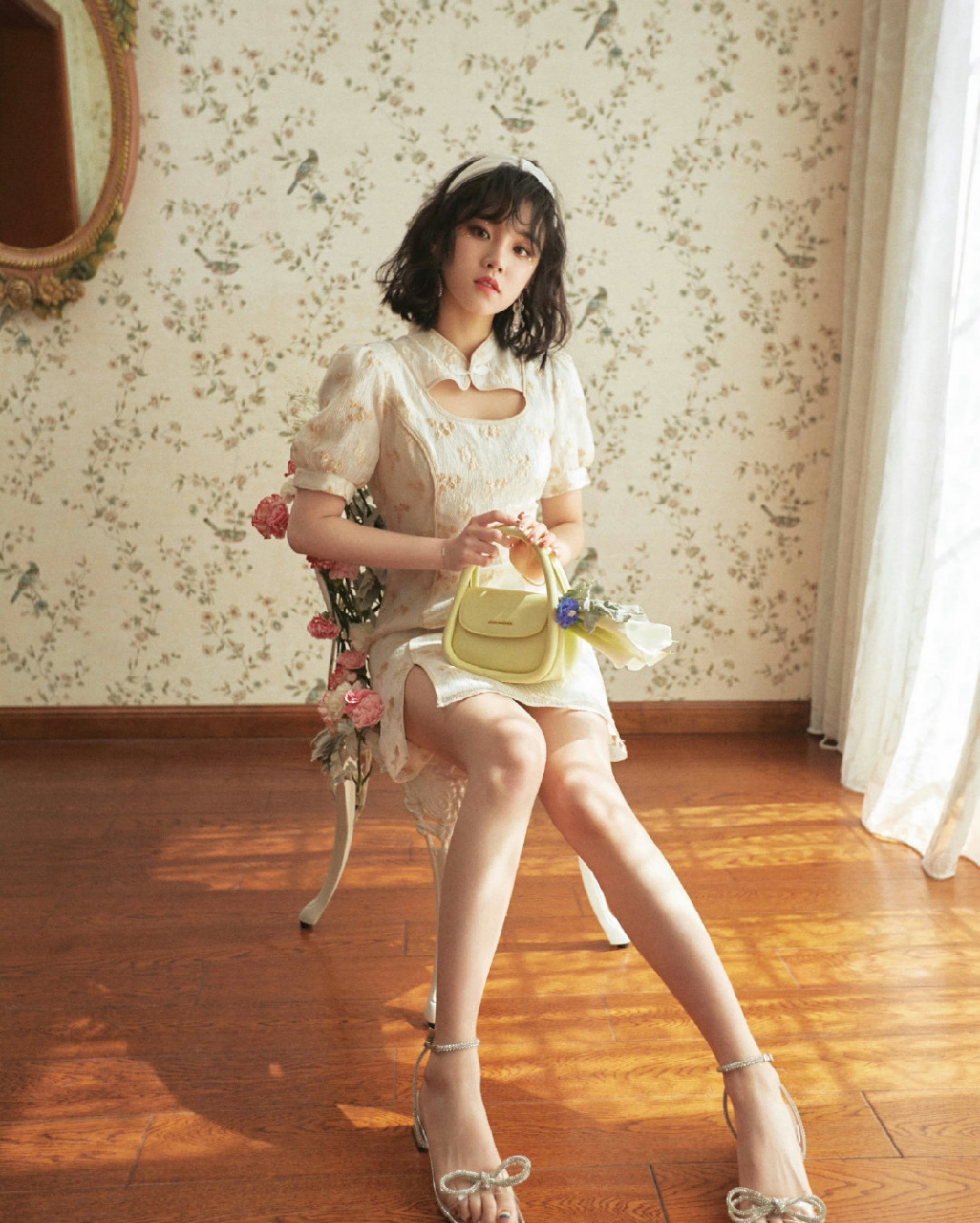 宋雨琦# 肤白貌美的容颜,窈窕曼妙的身材,直白水嫩的大长腿,清纯堂览