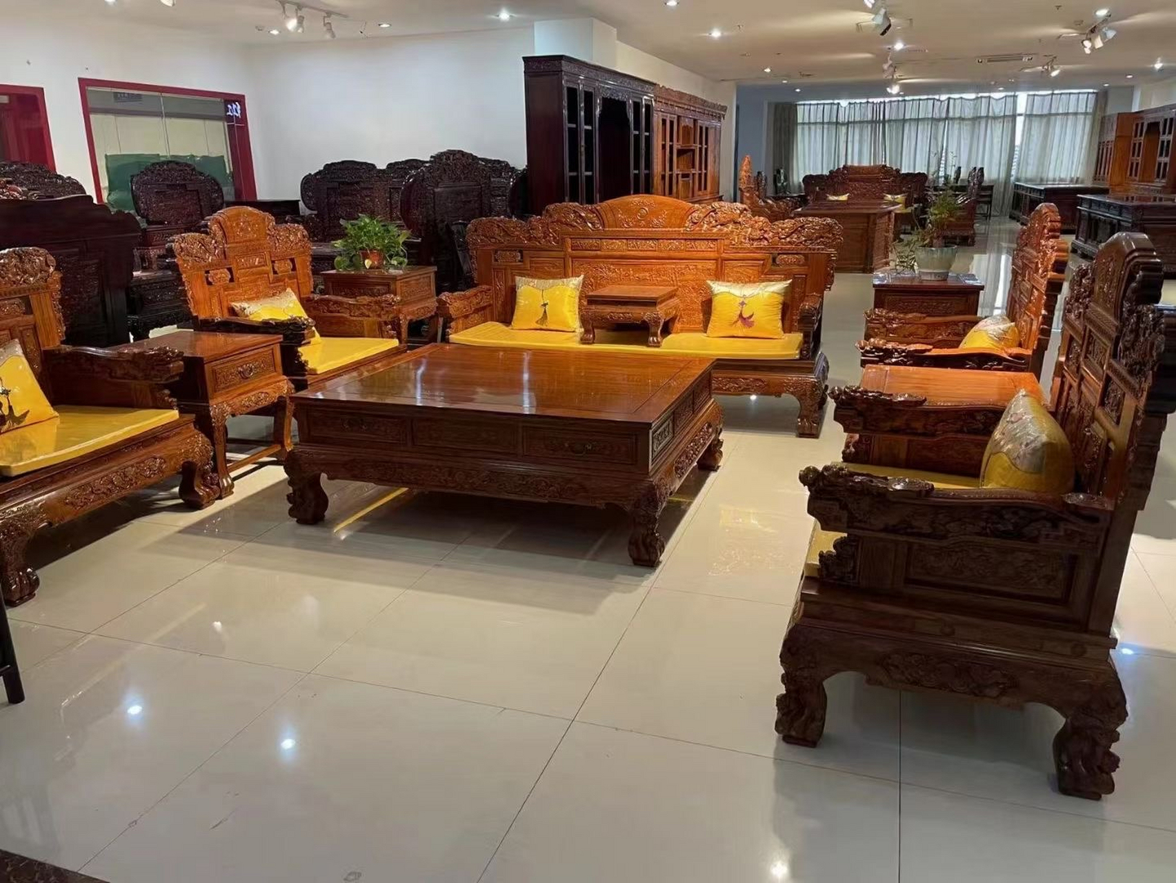 别墅款大招财沙发0915 67 67刺猬紫檀材质    11件套特价