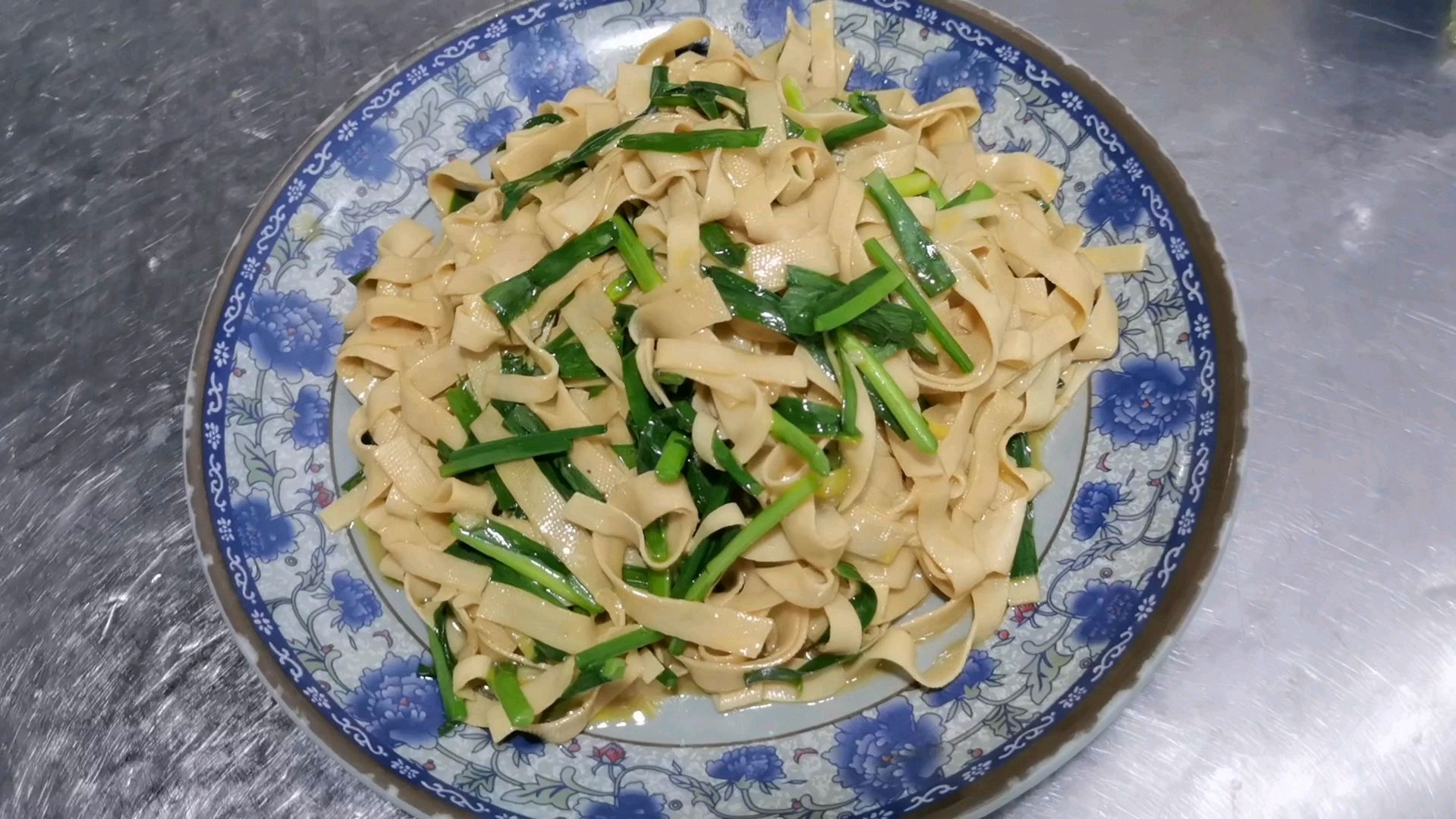 东北家常菜干豆腐丝炒韭菜,您知道怎么做吗?今天我教你