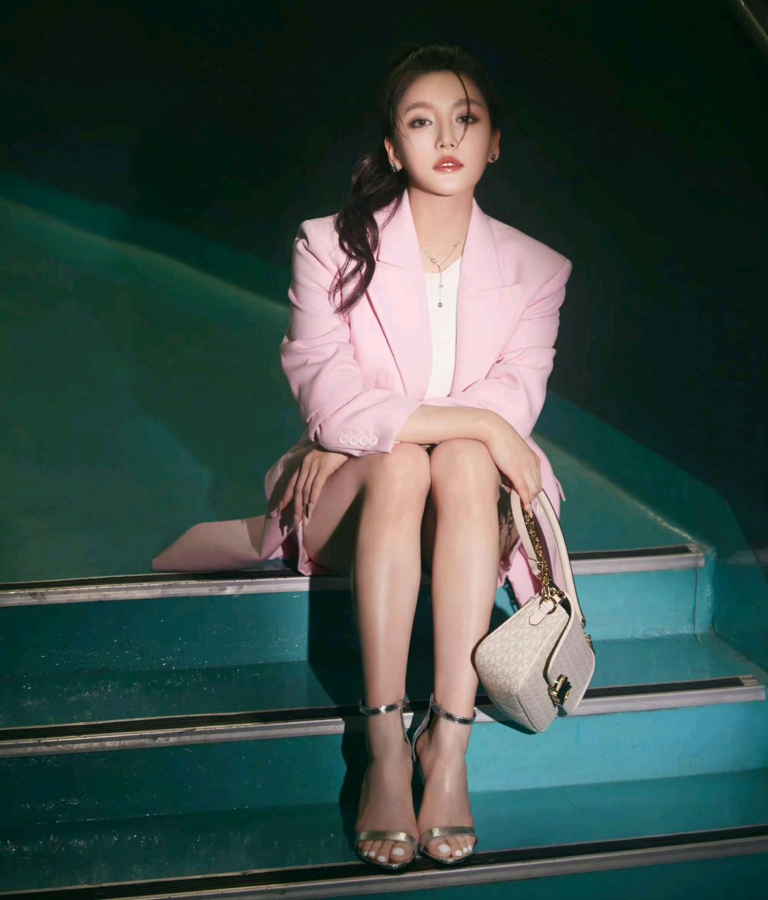 姜贞羽绝美大片!