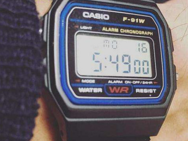 卡西欧f91w怎么调时间