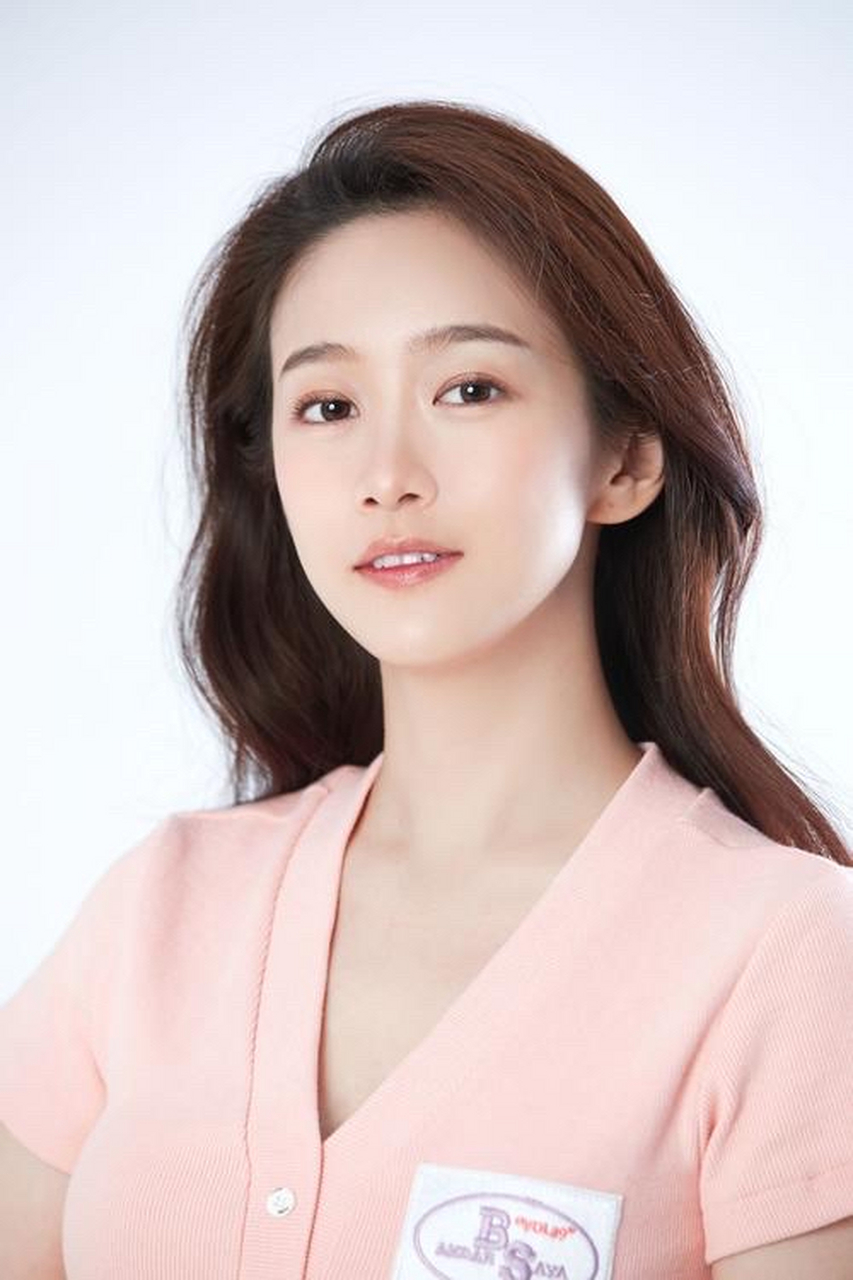 刘美含(mikan ryu),1991年4月9日出生于广东省深圳市,中国内地影视女