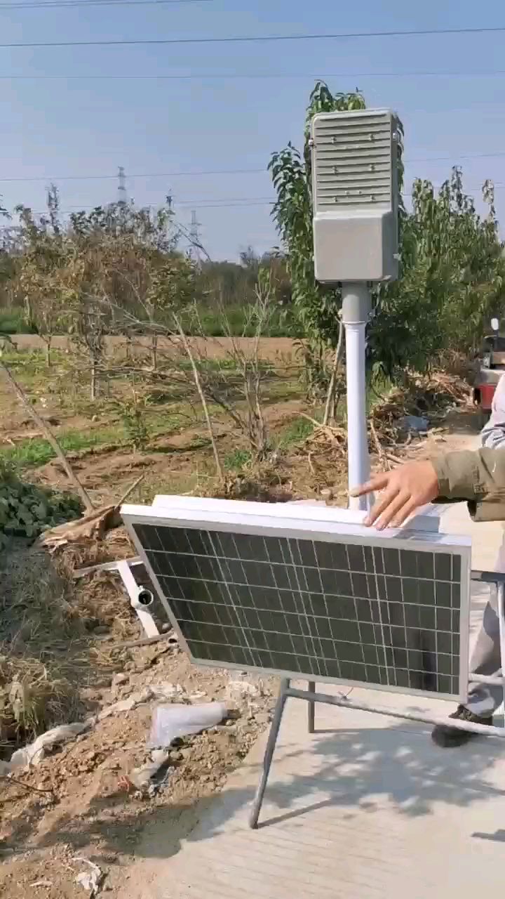 太阳能路灯安装现场
