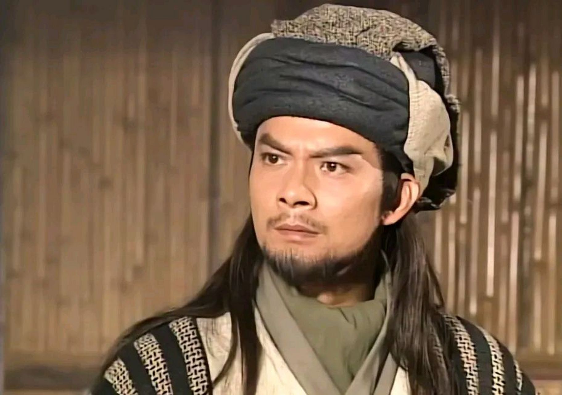 香港知名演员黄日华,引发热议!