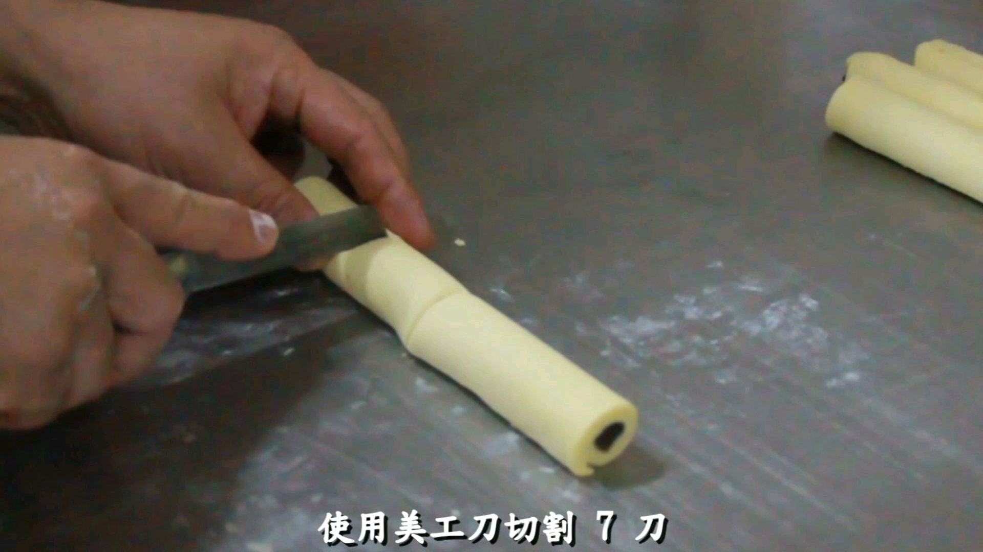 面包店千层面包是怎么制作的呢面包师傅告诉你如何制作