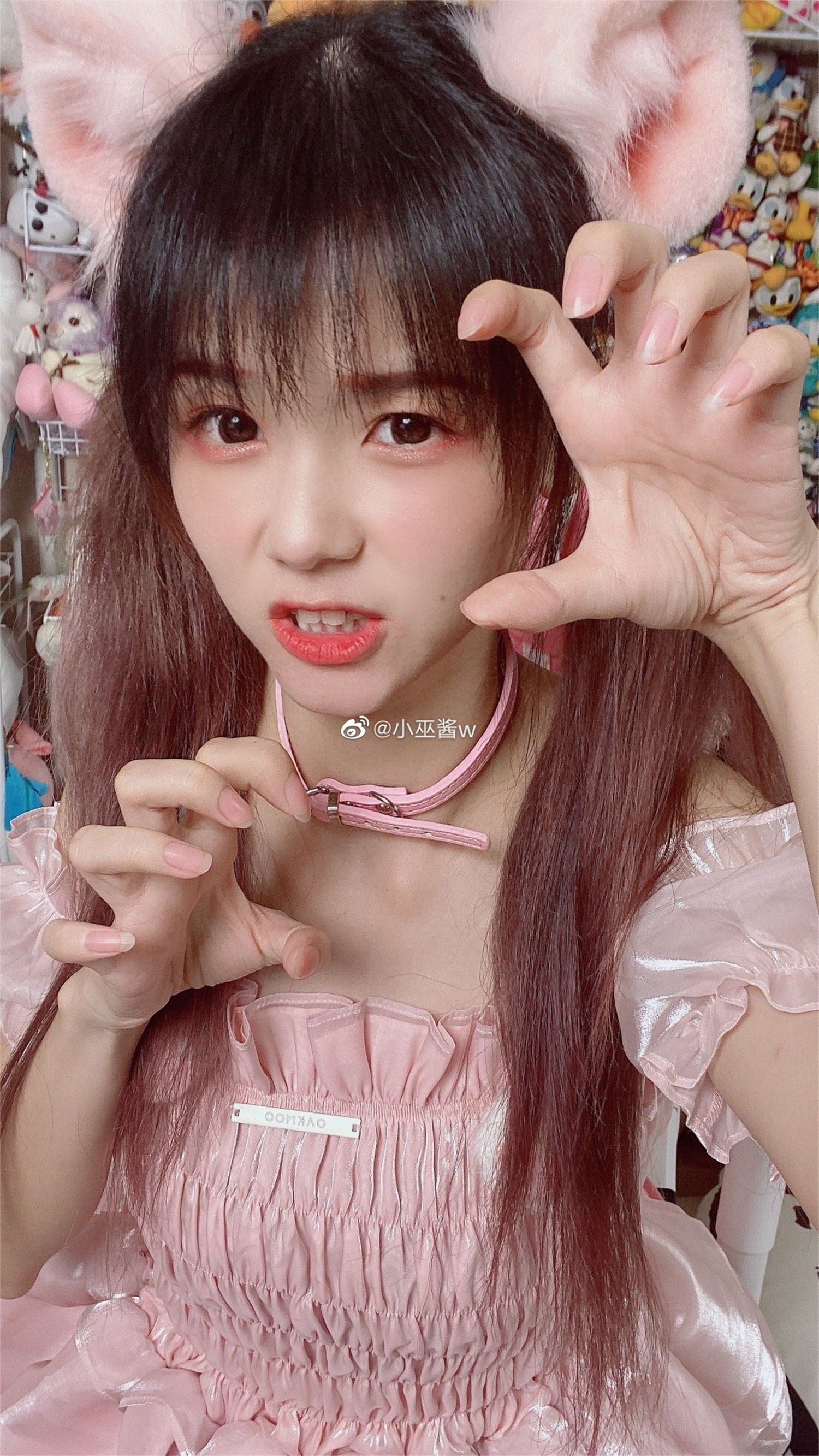 小巫酱w微博个人资料，小巫酱美丽的自拍欣赏