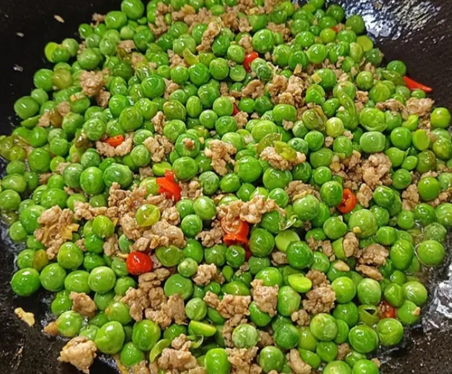 我的美食分享#   青豌豆炒肉末  食材:青豌豆,瘦肉,大蒜,生姜,小美北