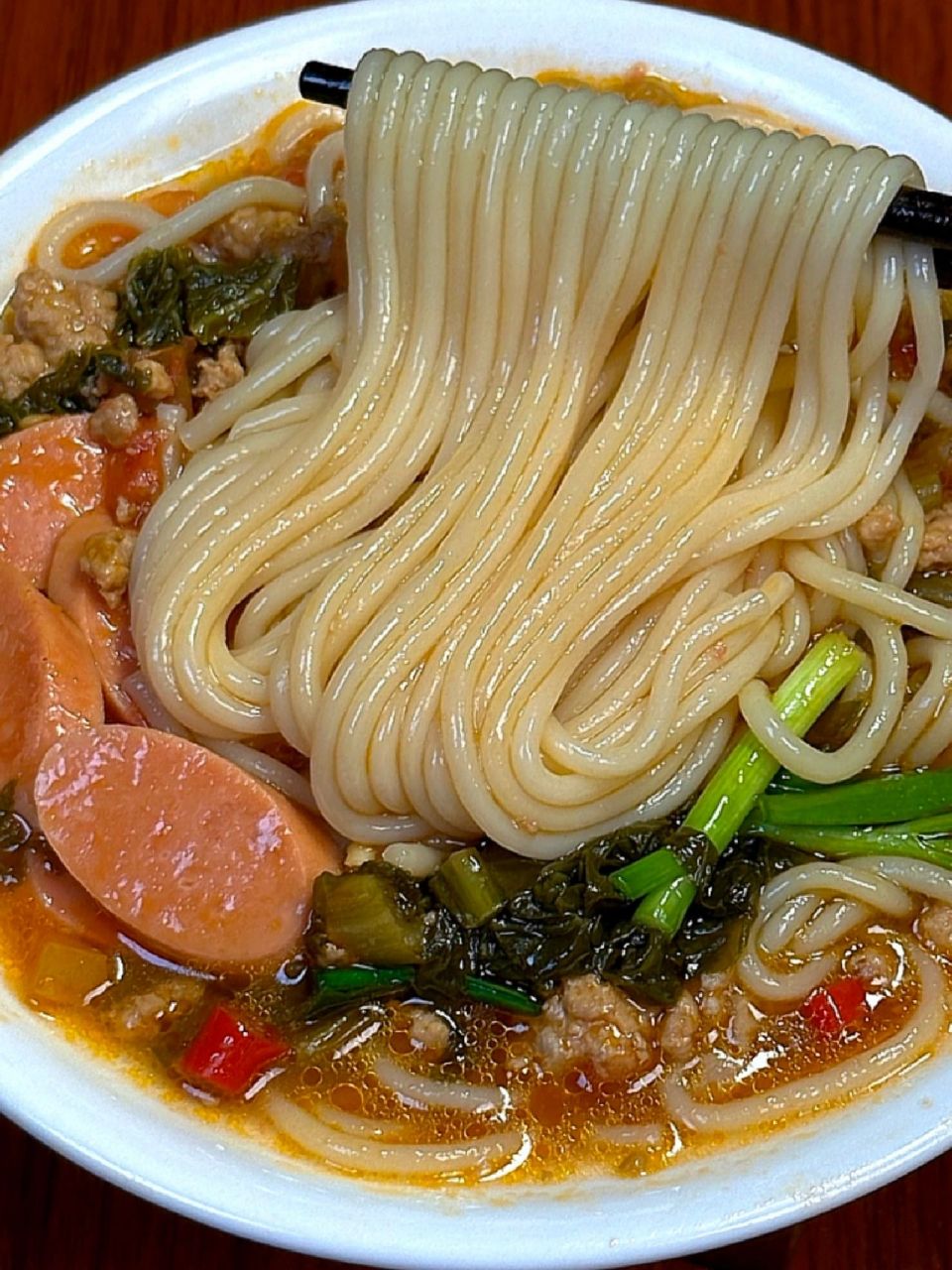 夏天没胃口,快去试试这个砂锅酸菜肉末米粉,超级开胃,汤汁都能喝完