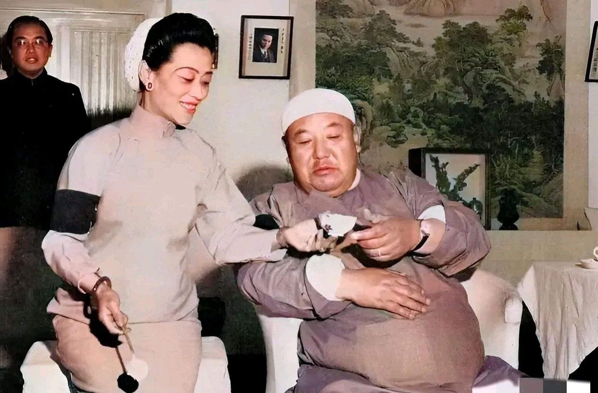 从照片中可以看出,躲在美国的马红奎夫妇生活依然很奢靡.