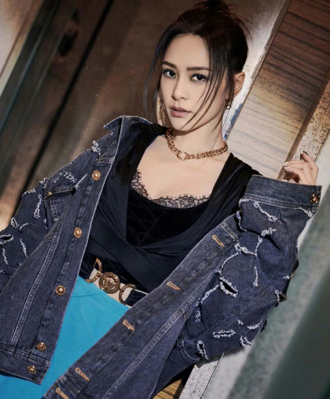 钟欣潼# 性感迷离的眼神,让人魂牵梦绕