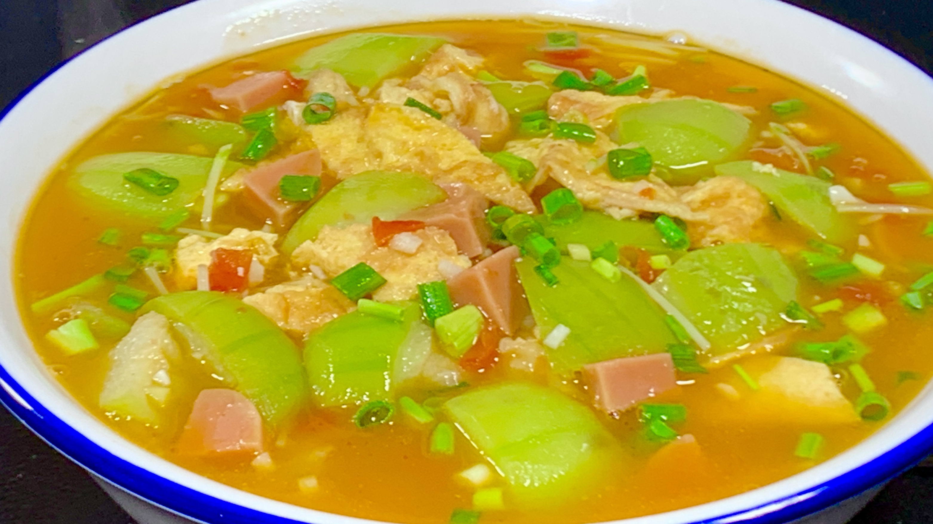 饭店卖38元一份的丝瓜汤,桌桌必点,厨师长悄悄告诉我做法,解馋