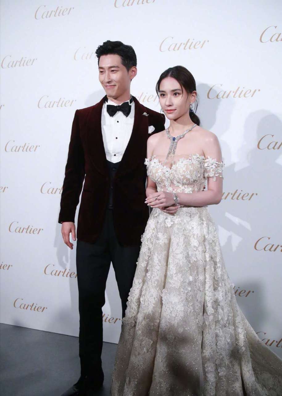 据悉两人婚礼将在巴厘岛的一个豪华度假村举行,该度假村坐落在悬崖边