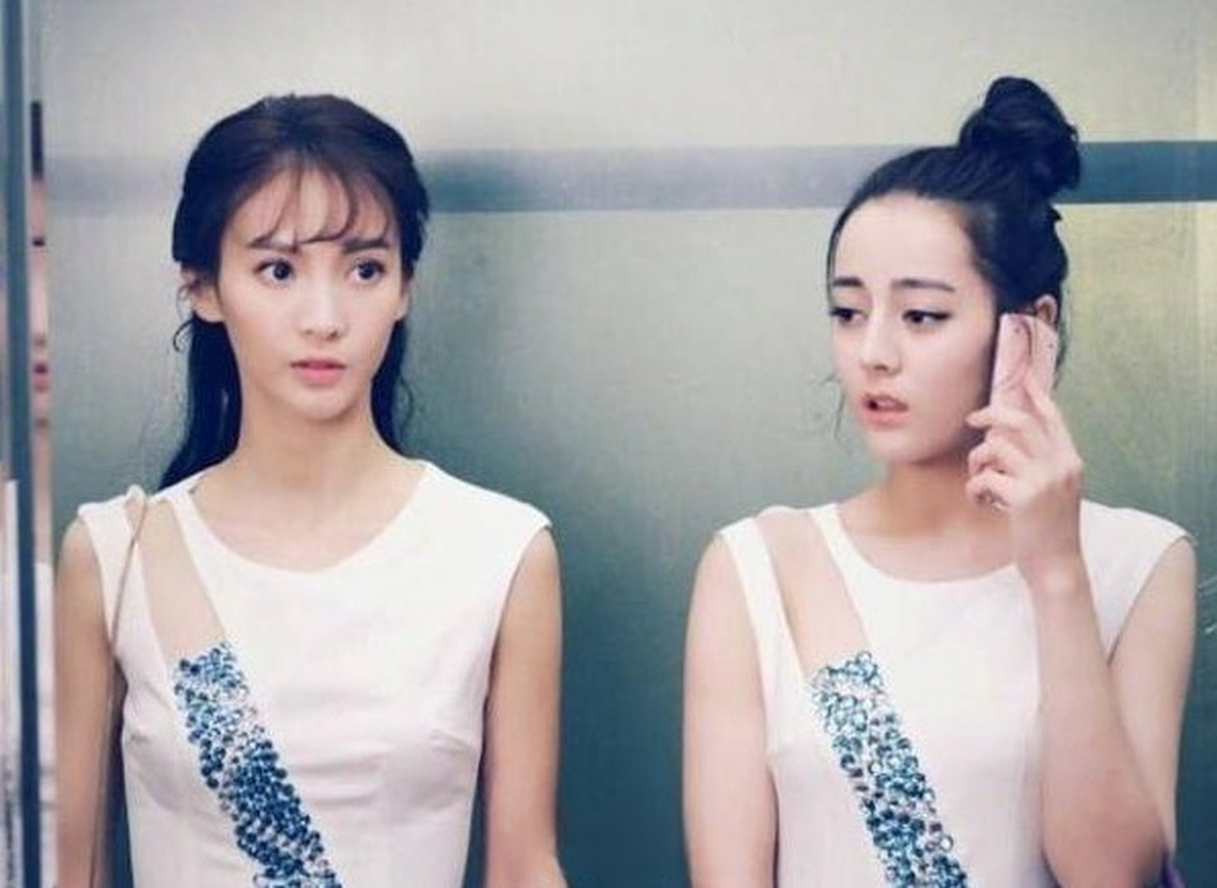 迪丽热巴和金晨! 一旦撞衫,高下立分 你觉得谁更好看? 0000 67